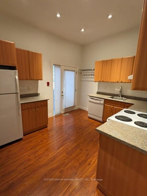 Photo 2 of Unit 2, 16 Clarence Square, Toronto, Waterfront Communities — HOMEH