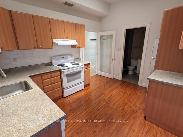 Photo 5 of Unit 2, 16 Clarence Square, Toronto, Waterfront Communities — HOMEH
