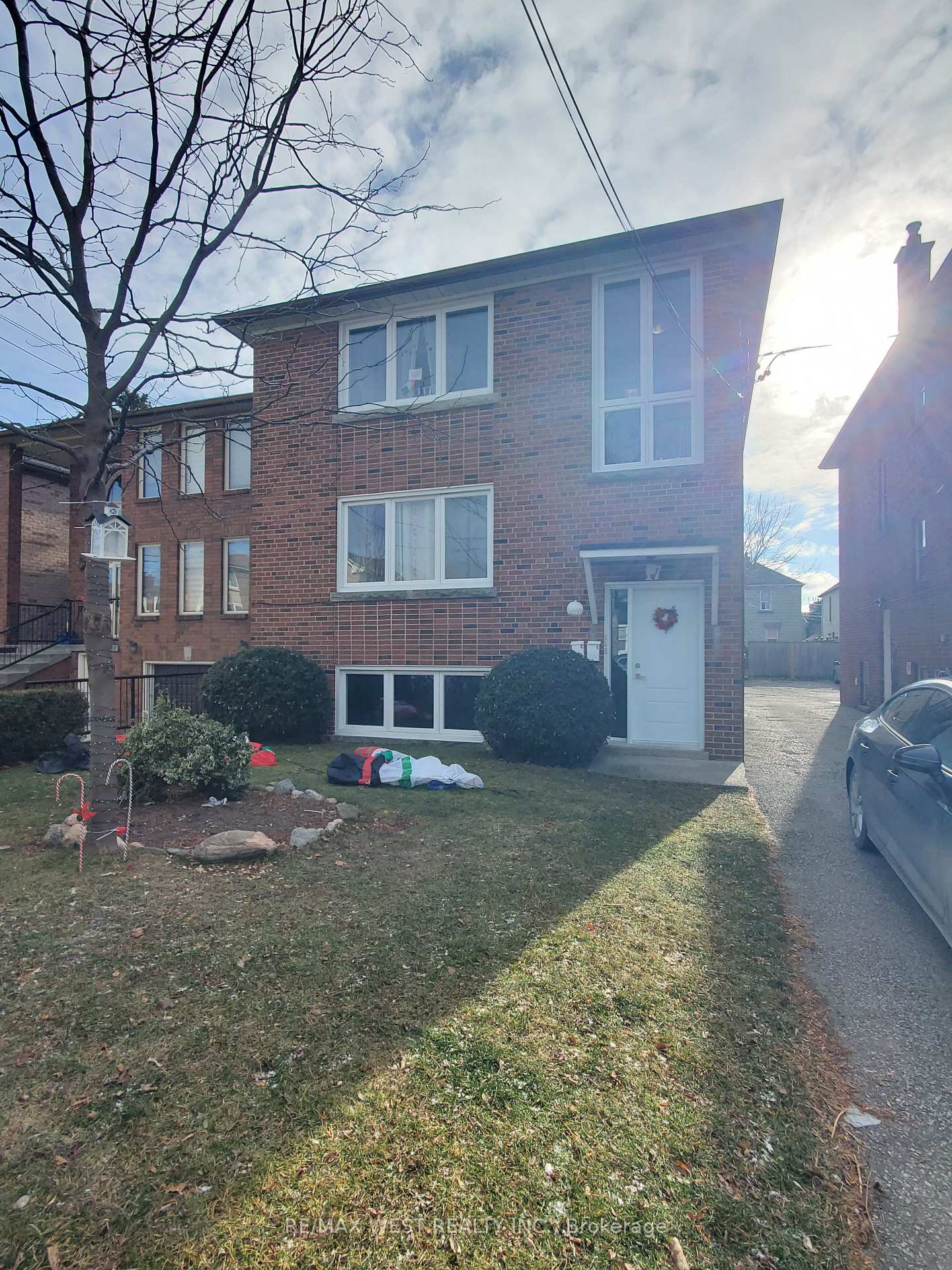 Photo 1 of 17 Virginia Avenue, Toronto, Danforth Village-East York — HOMEH