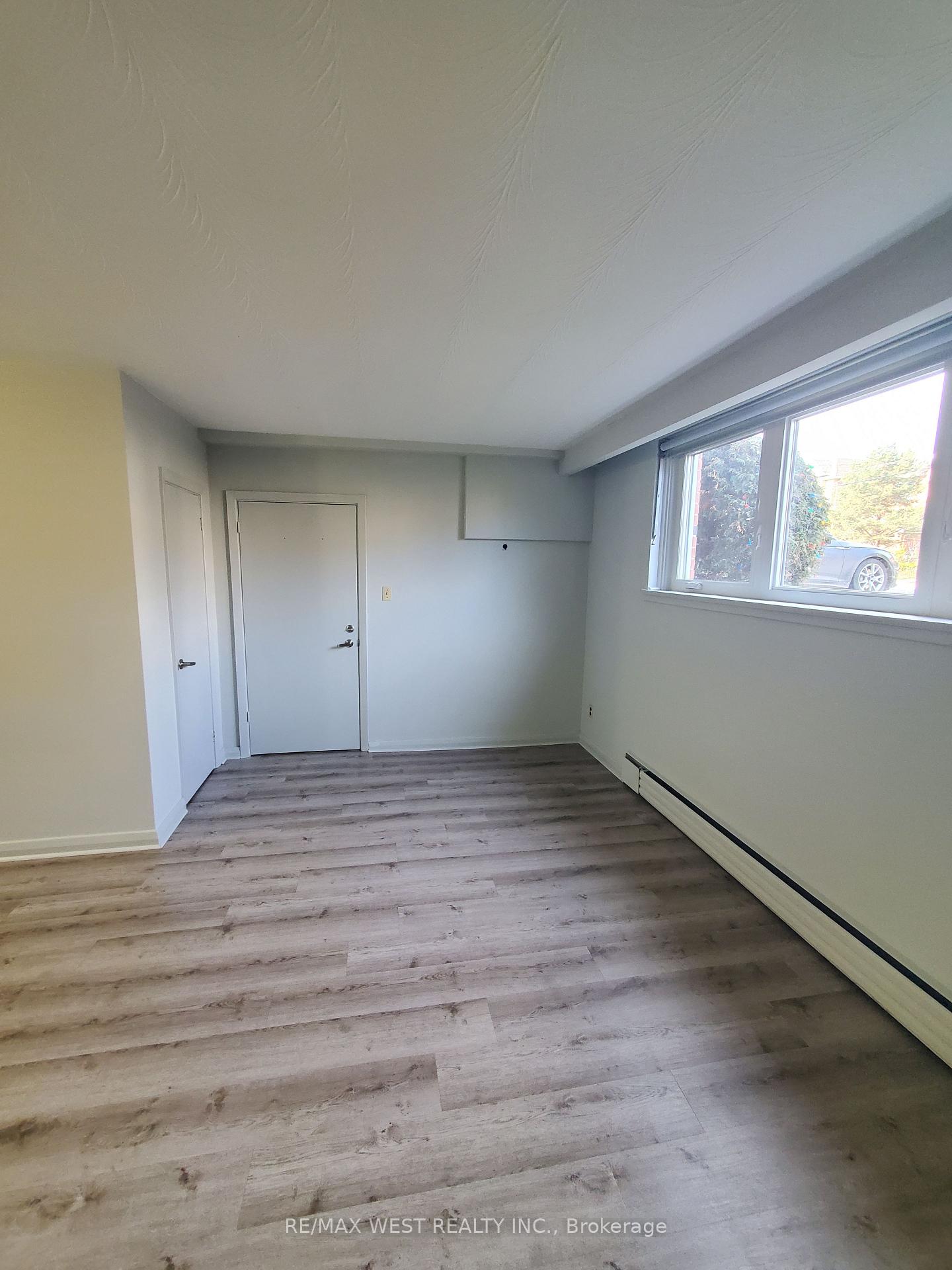 Photo 2 of 17 Virginia Avenue, Toronto, Danforth Village-East York — HOMEH