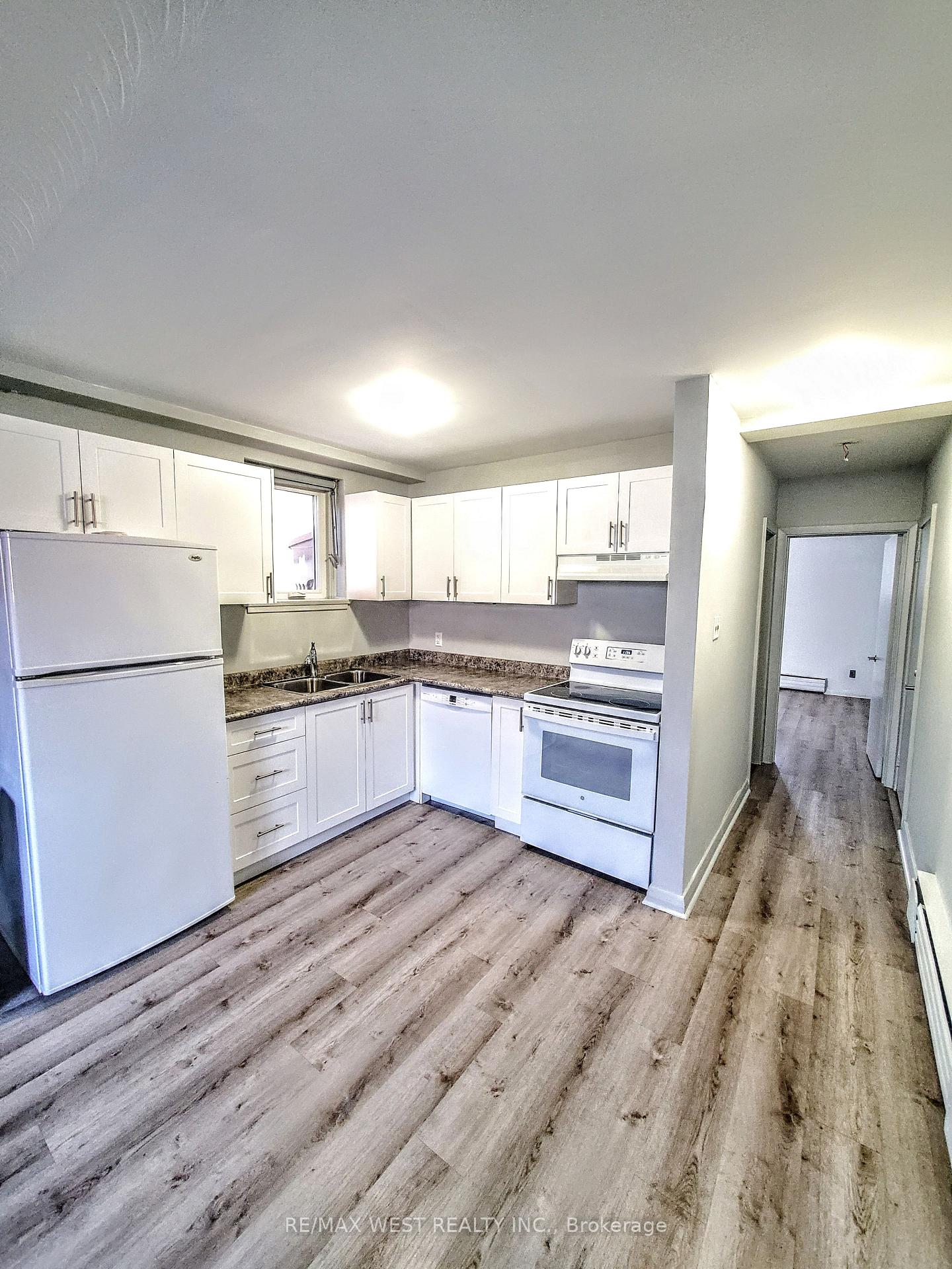 Photo 6 of 17 Virginia Avenue, Toronto, Danforth Village-East York — HOMEH