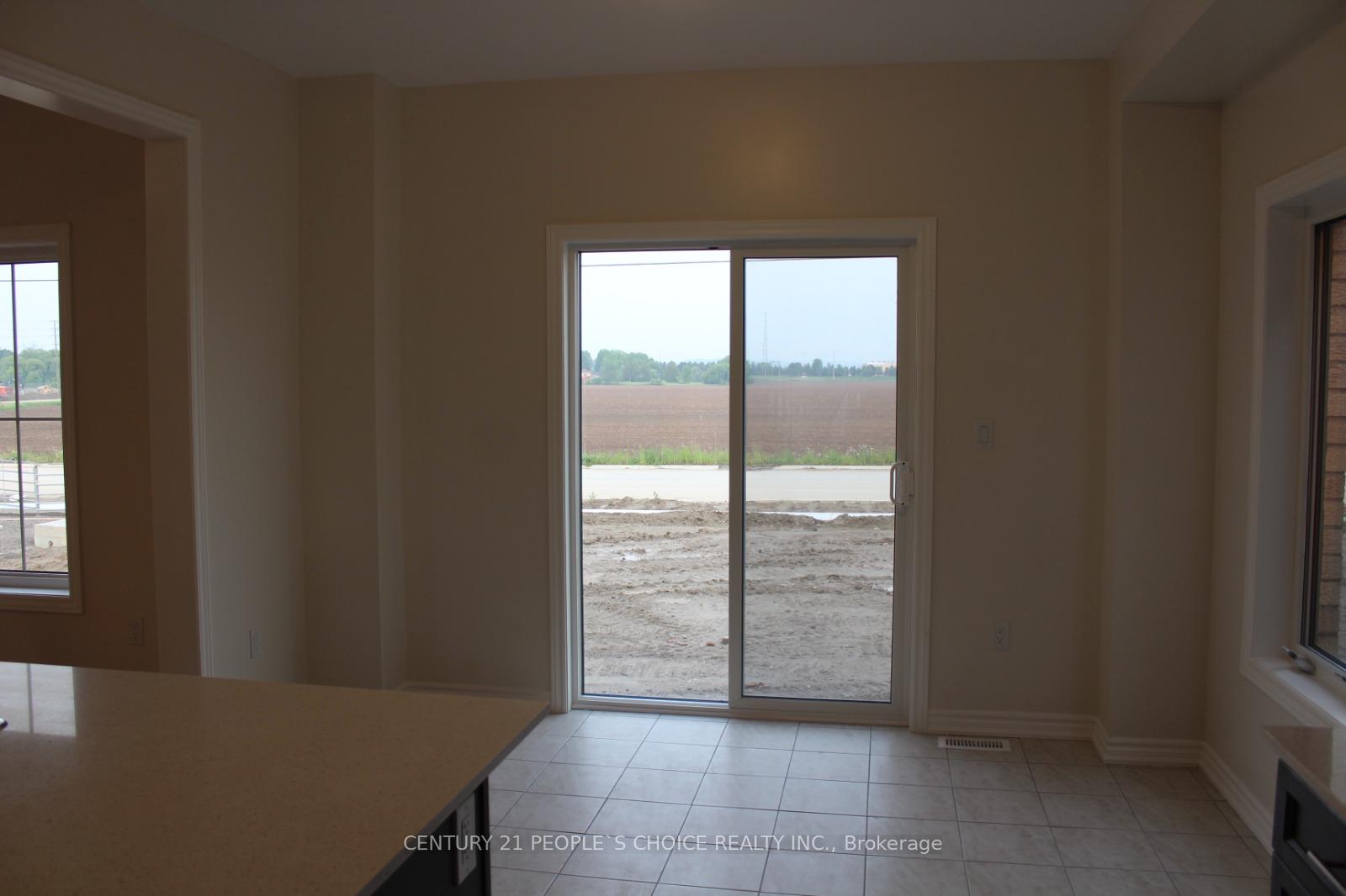 Photo 8 of 31 Fenn Crescent, New Tecumseth, Rural New Tecumseth — HOMEH