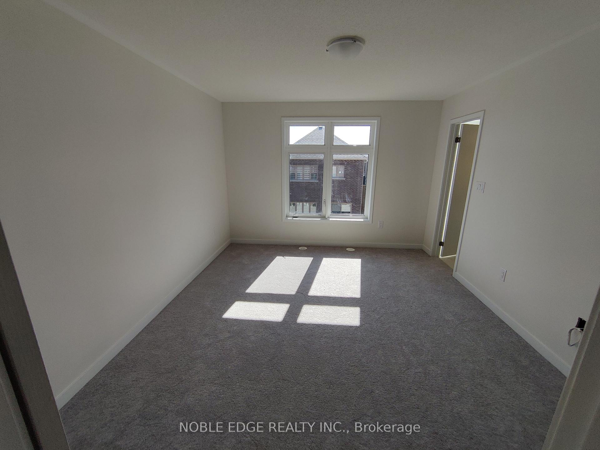 Photo 5 of 1304 Bradenton Path, Oshawa, Eastdale — HOMEH
