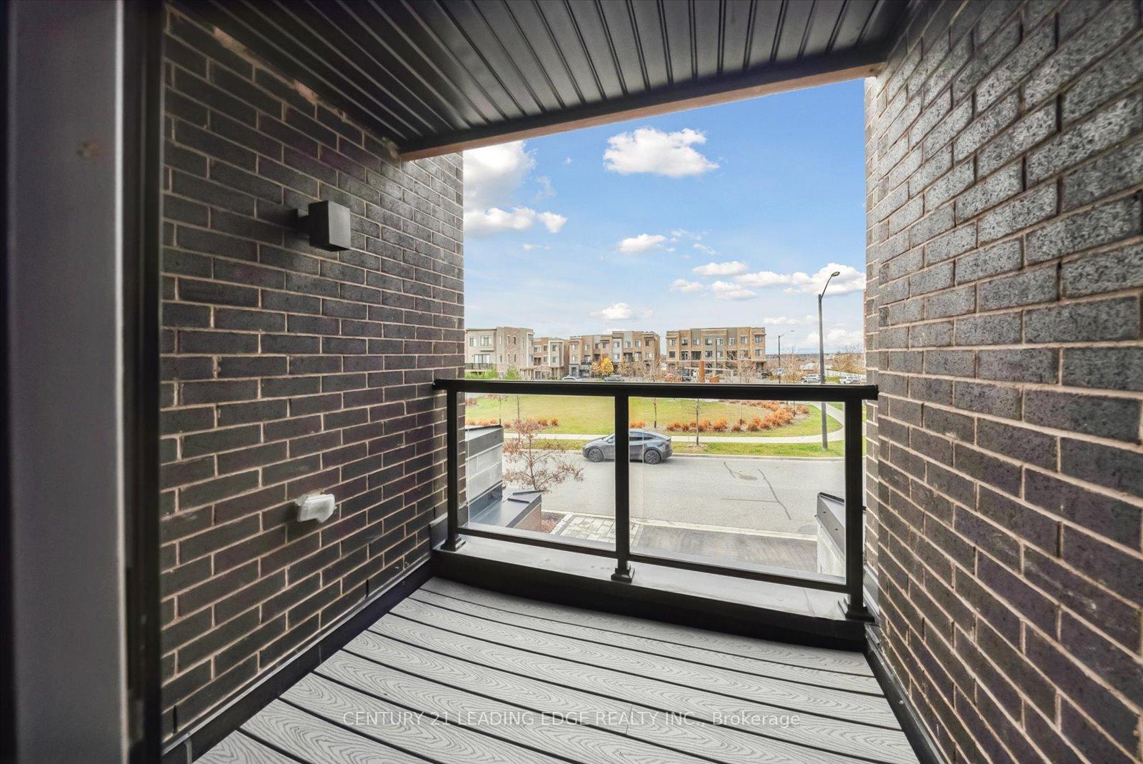Photo 8 of Unit Upper, 37 Glengarry Crescent, Vaughan, Maple — HOMEH