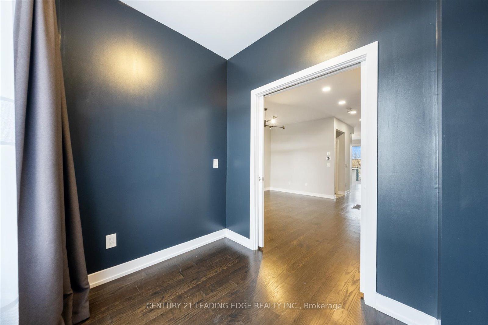 Photo 11 of Unit Upper, 37 Glengarry Crescent, Vaughan, Maple — HOMEH