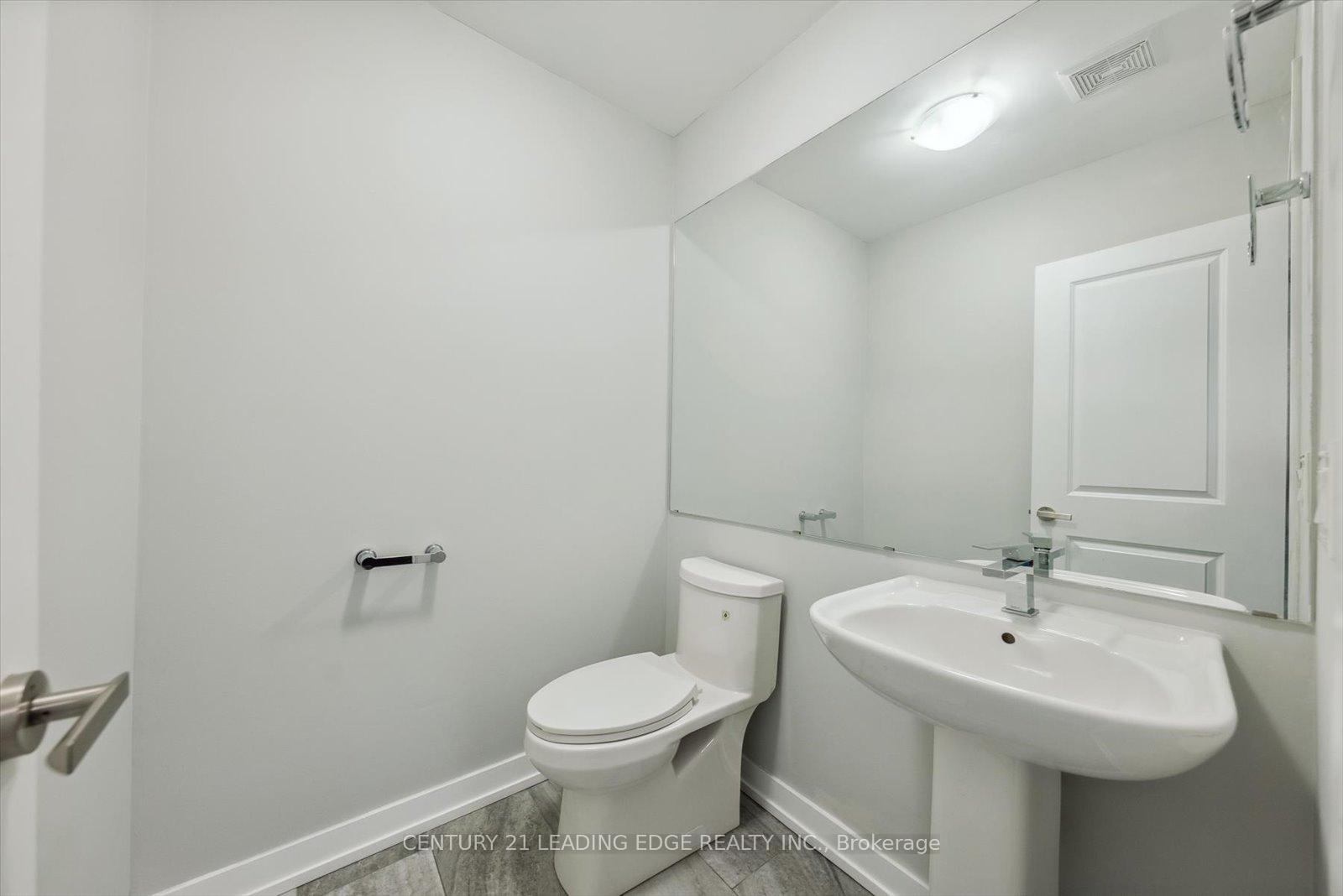 Photo 13 of Unit Upper, 37 Glengarry Crescent, Vaughan, Maple — HOMEH