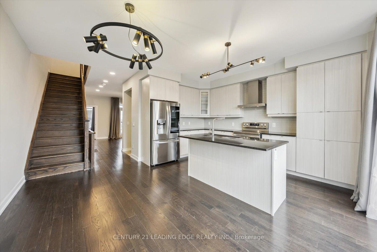 Photo 15 of Unit Upper, 37 Glengarry Crescent, Vaughan, Maple — HOMEH