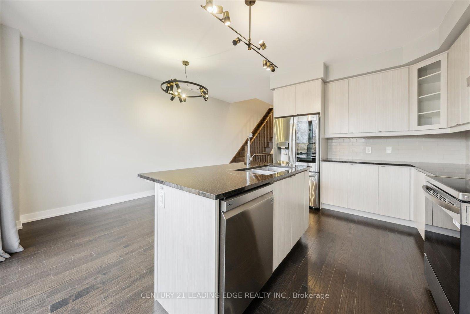 Photo 18 of Unit Upper, 37 Glengarry Crescent, Vaughan, Maple — HOMEH
