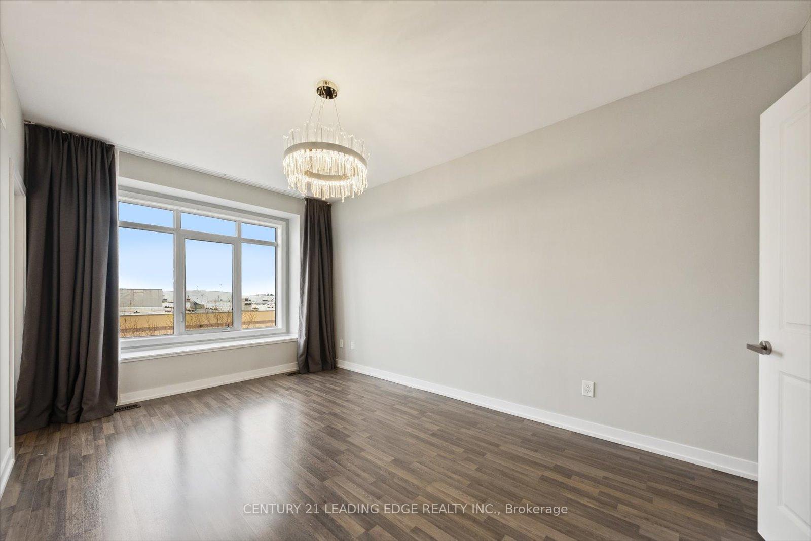 Photo 26 of Unit Upper, 37 Glengarry Crescent, Vaughan, Maple — HOMEH