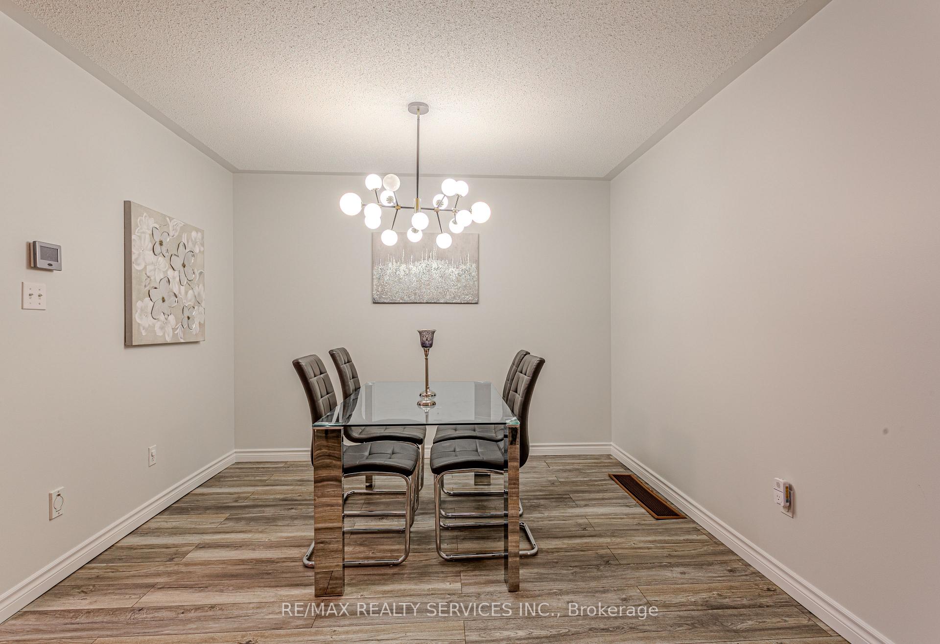 Photo 7 of 93 Venice Gate Drive S, Vaughan, Vellore Village — HOMEH