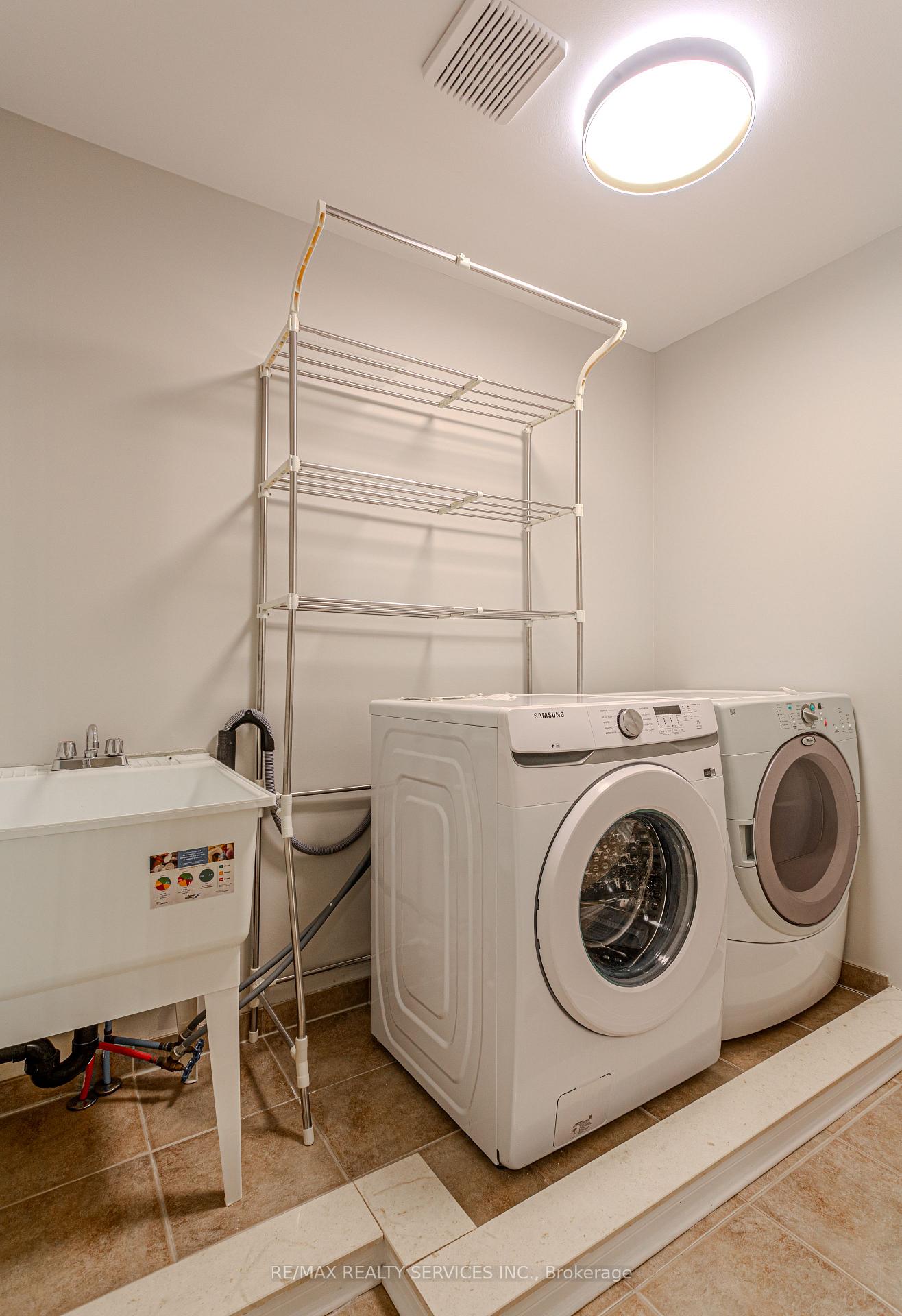 Photo 23 of 93 Venice Gate Drive S, Vaughan, Vellore Village — HOMEH