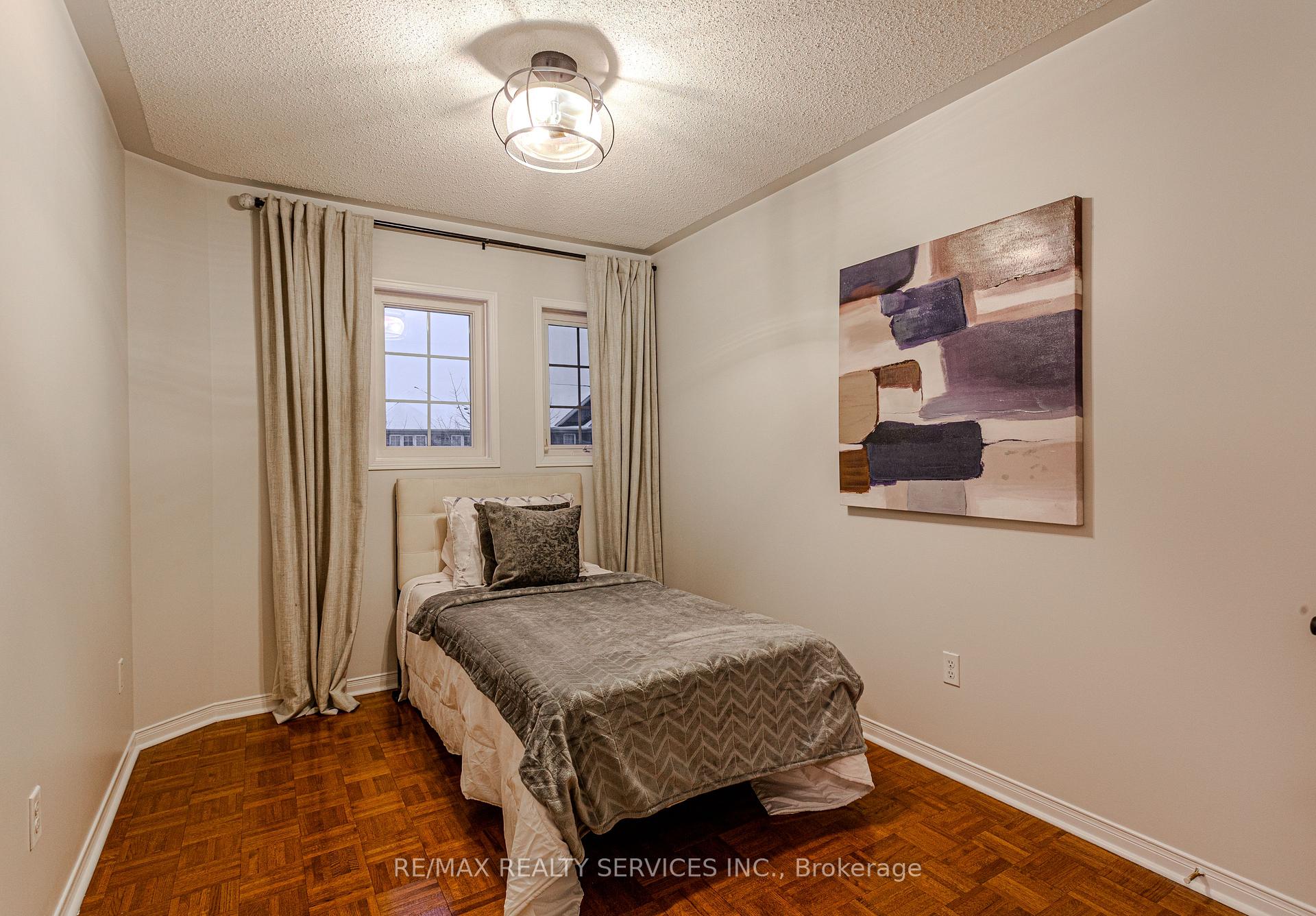 Photo 28 of 93 Venice Gate Drive S, Vaughan, Vellore Village — HOMEH