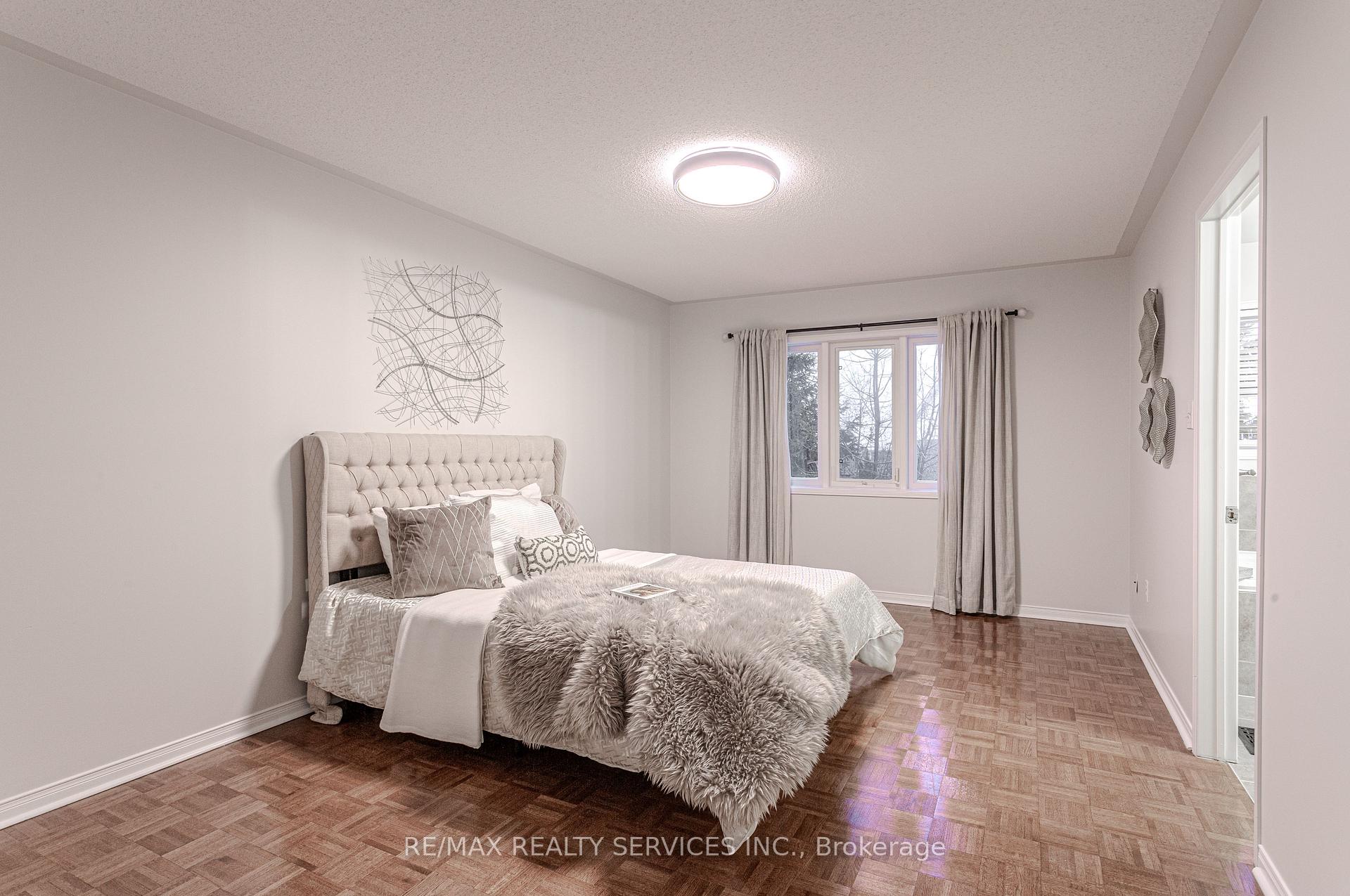 Photo 40 of 93 Venice Gate Drive S, Vaughan, Vellore Village — HOMEH