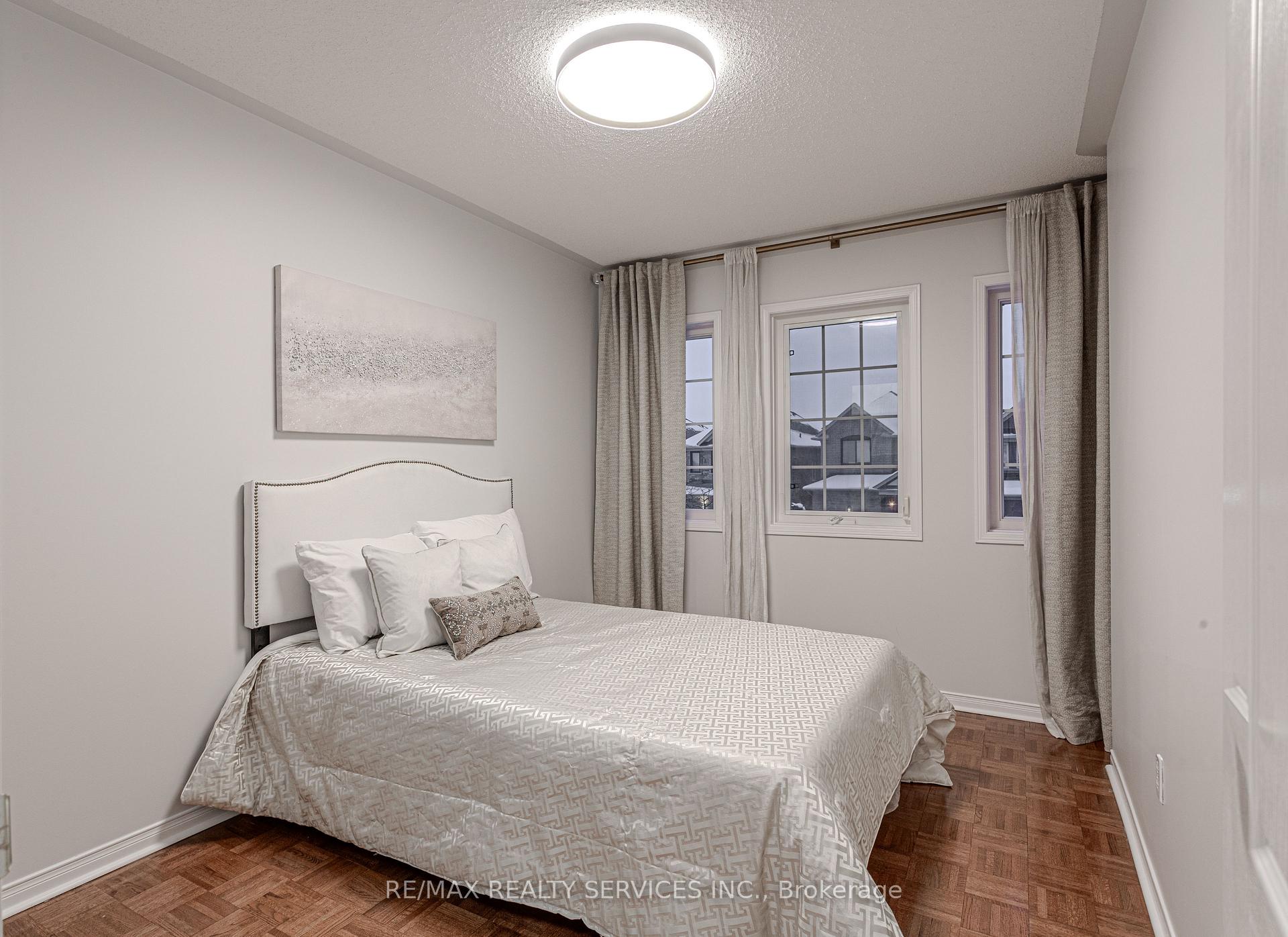 Photo 41 of 93 Venice Gate Drive S, Vaughan, Vellore Village — HOMEH