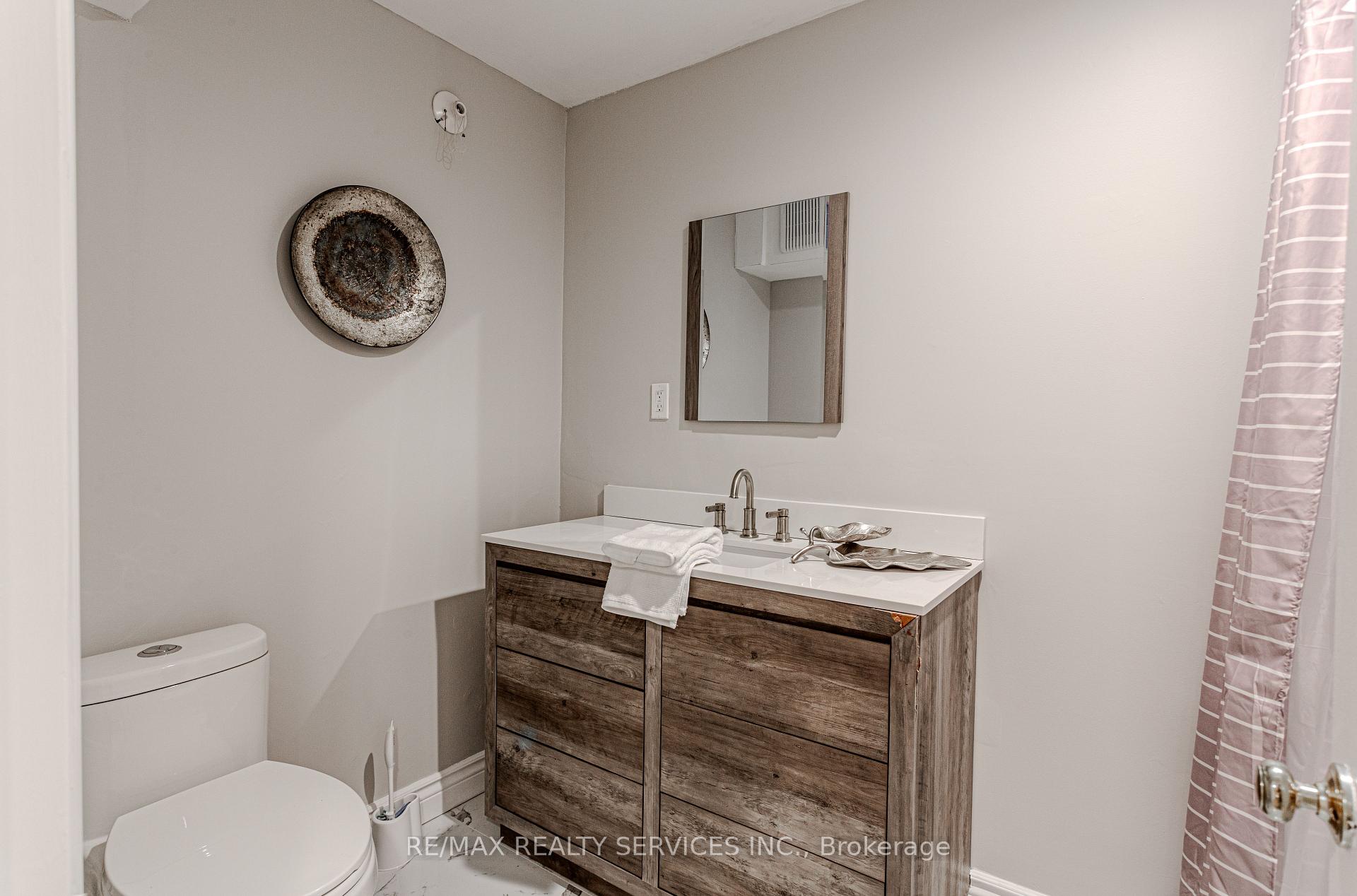 Photo 48 of 93 Venice Gate Drive S, Vaughan, Vellore Village — HOMEH