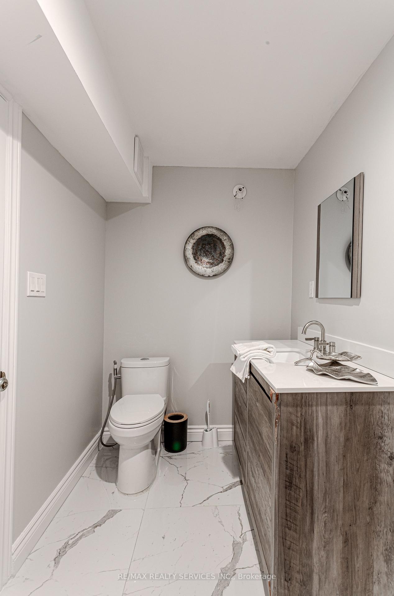 Photo 46 of 93 Venice Gate Drive S, Vaughan, Vellore Village — HOMEH
