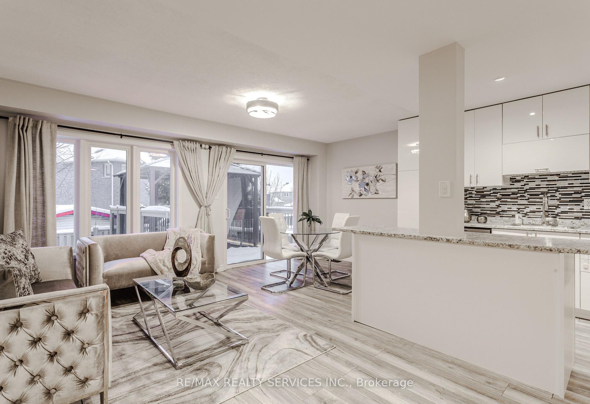 Photo 49 of 93 Venice Gate Drive S, Vaughan, Vellore Village — HOMEH