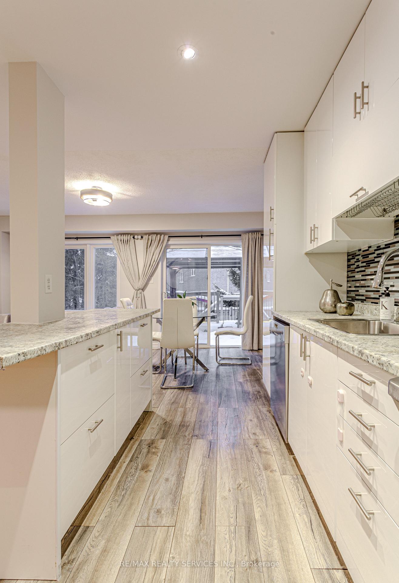 Photo 50 of 93 Venice Gate Drive S, Vaughan, Vellore Village — HOMEH