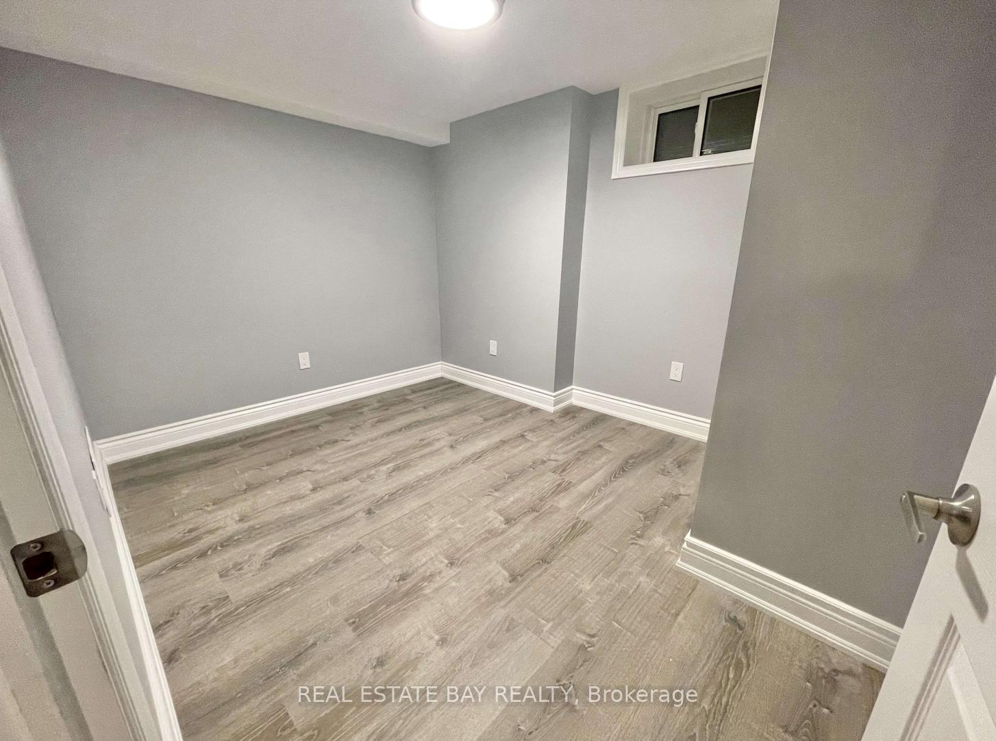 Photo 2 of 887 Sproule Crescent, Oshawa, Pinecrest — HOMEH