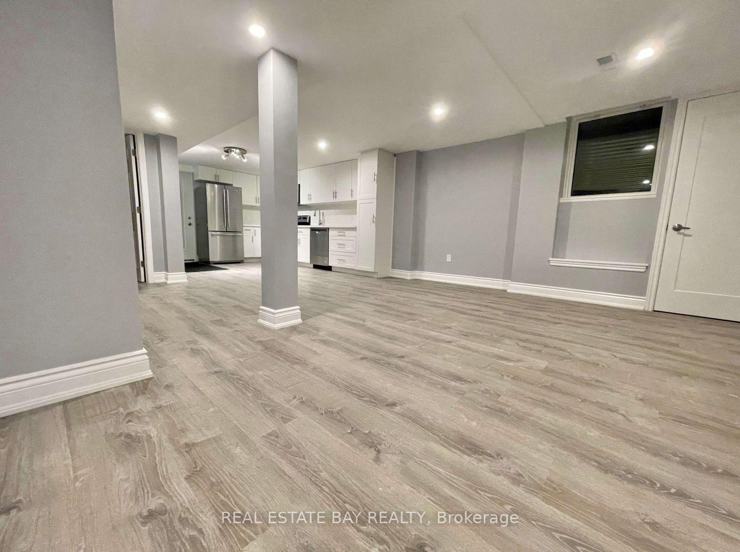 Photo 3 of 887 Sproule Crescent, Oshawa, Pinecrest — HOMEH