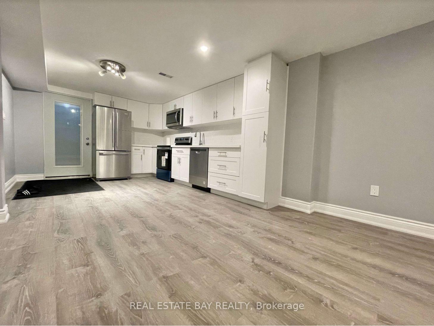 Photo 4 of 887 Sproule Crescent, Oshawa, Pinecrest — HOMEH