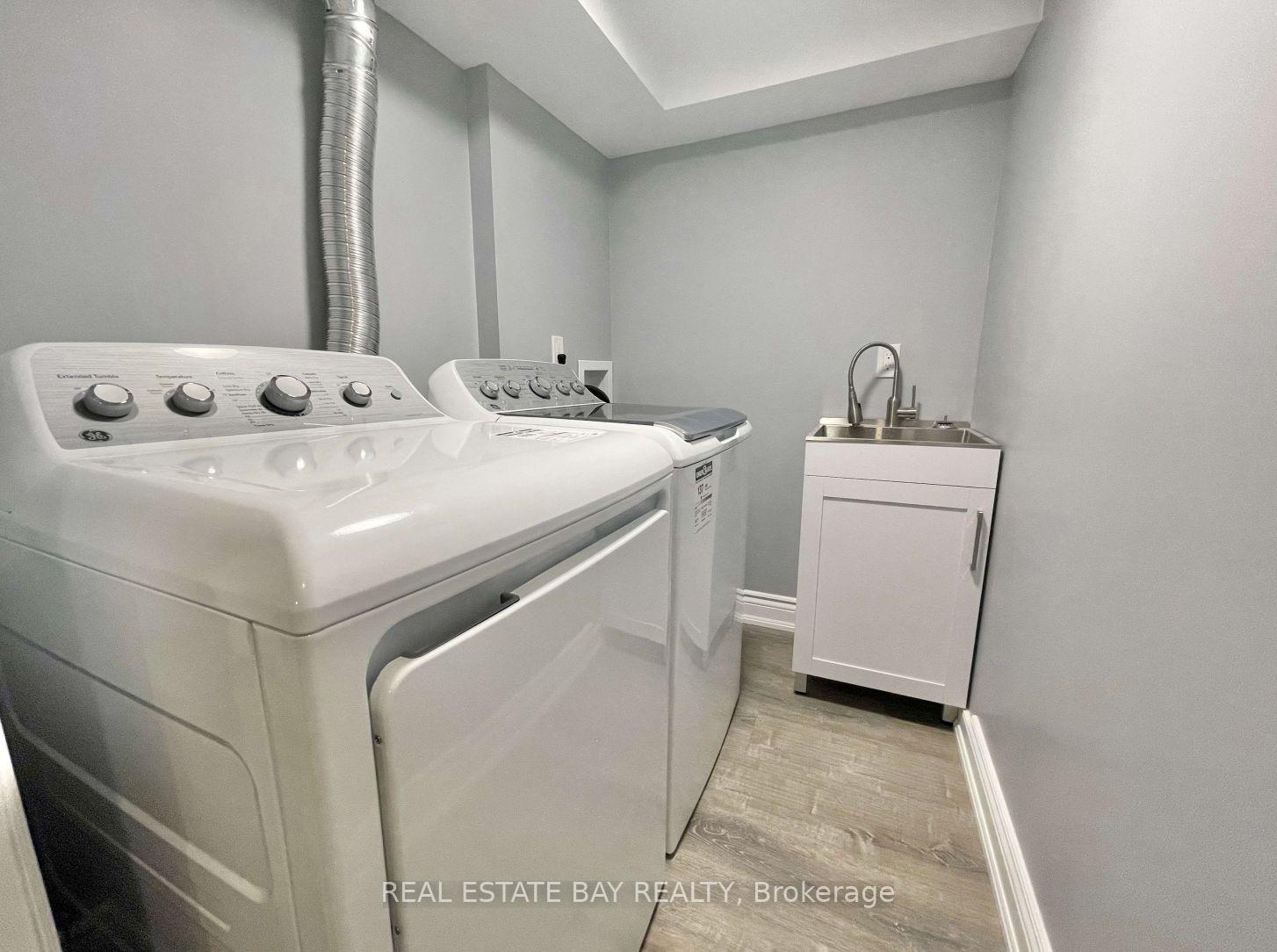 Photo 9 of 887 Sproule Crescent, Oshawa, Pinecrest — HOMEH