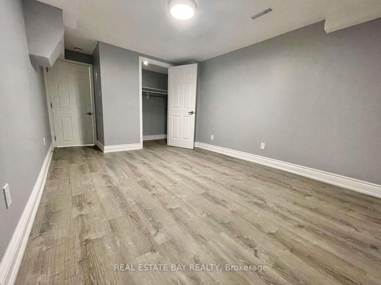 Photo 10 of 887 Sproule Crescent, Oshawa, Pinecrest — HOMEH