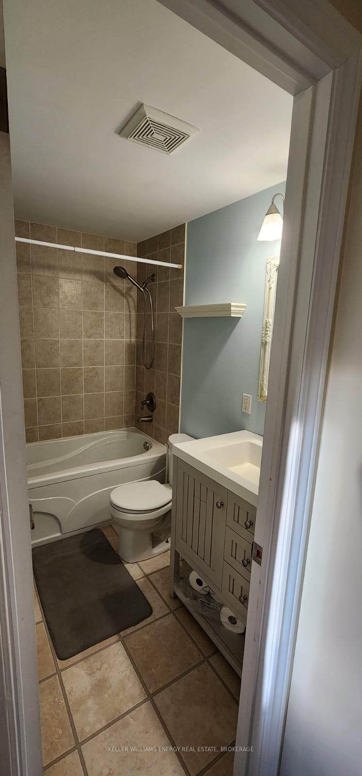 Photo 15 of Unit upper level, 236 Vancouver Street, Oshawa, Vanier — HOMEH