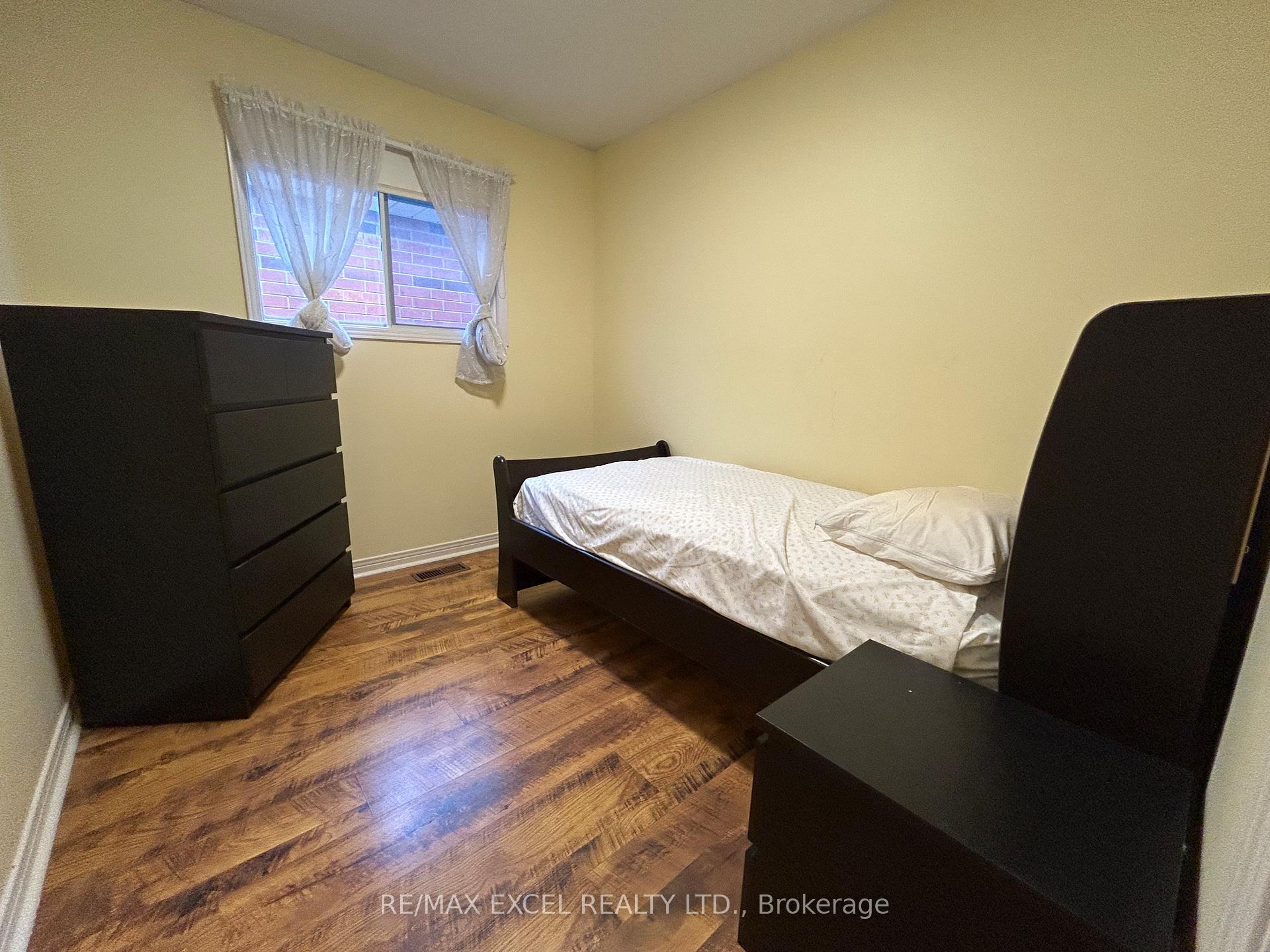 Photo 12 of 118 Stagemaster Crescent, Clarington, Courtice — HOMEH