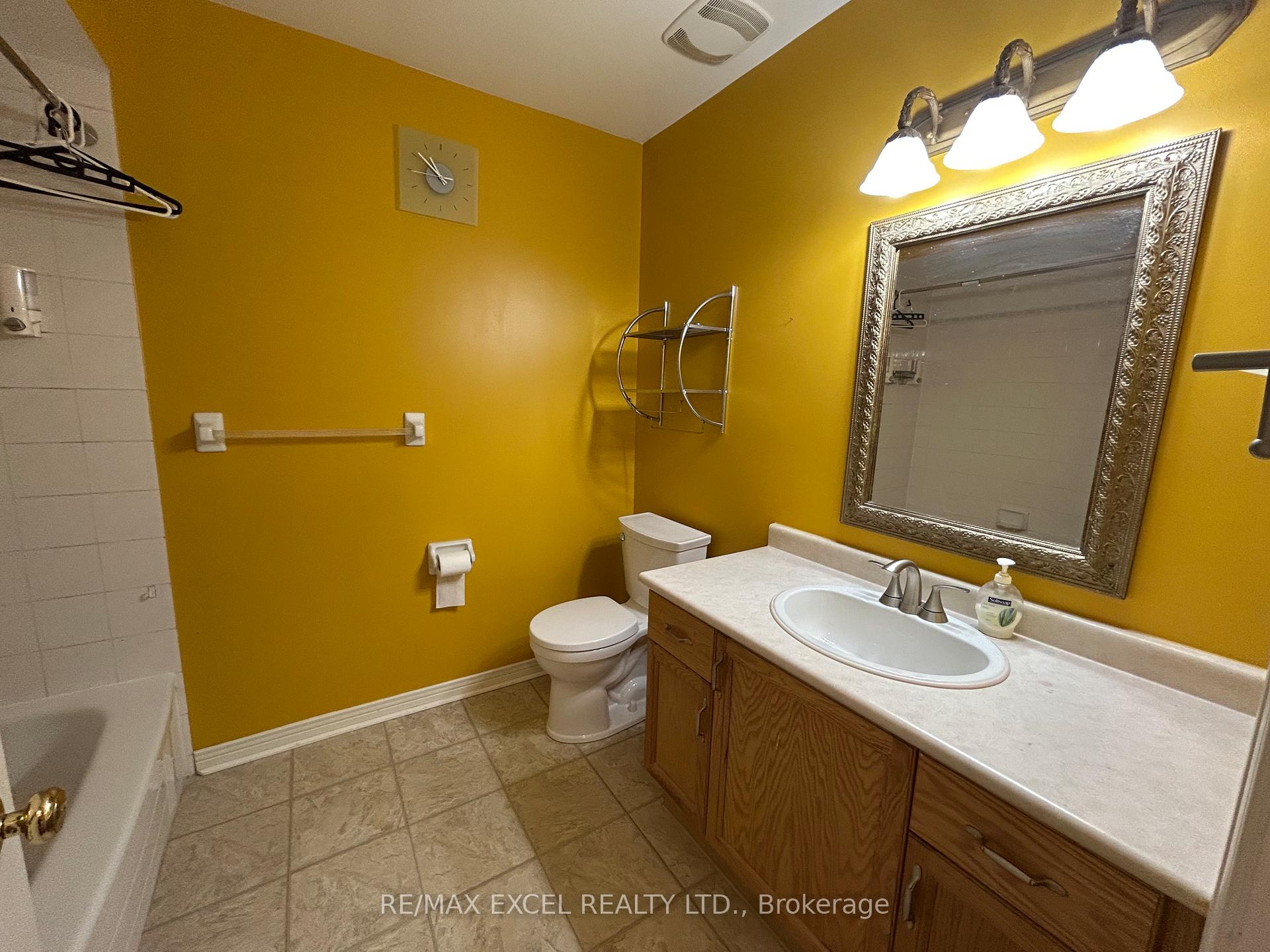Photo 14 of 118 Stagemaster Crescent, Clarington, Courtice — HOMEH