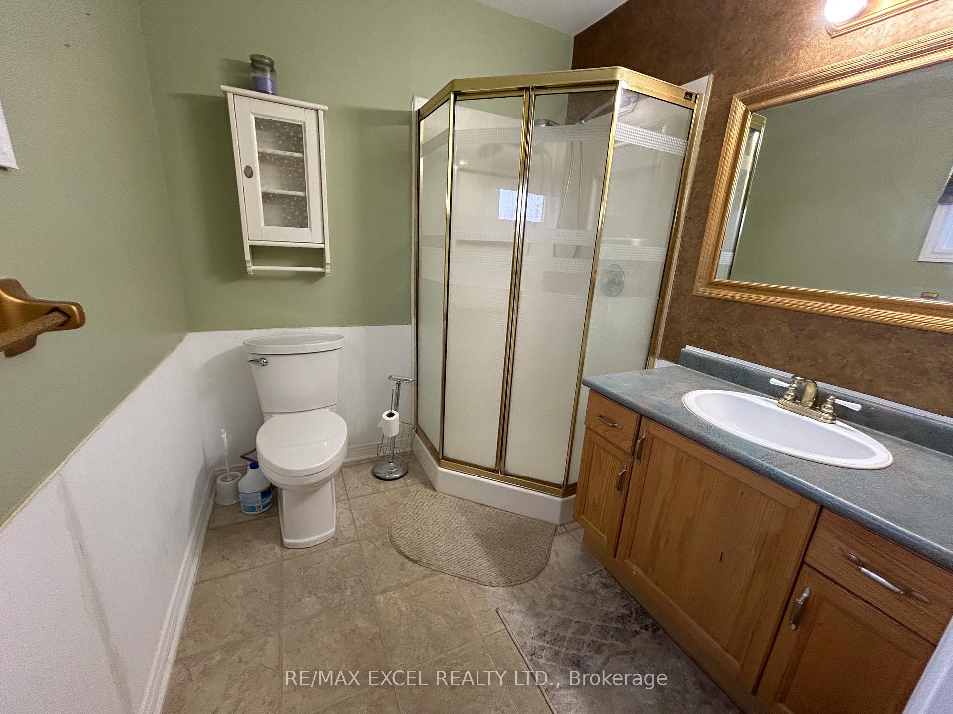 Photo 16 of 118 Stagemaster Crescent, Clarington, Courtice — HOMEH