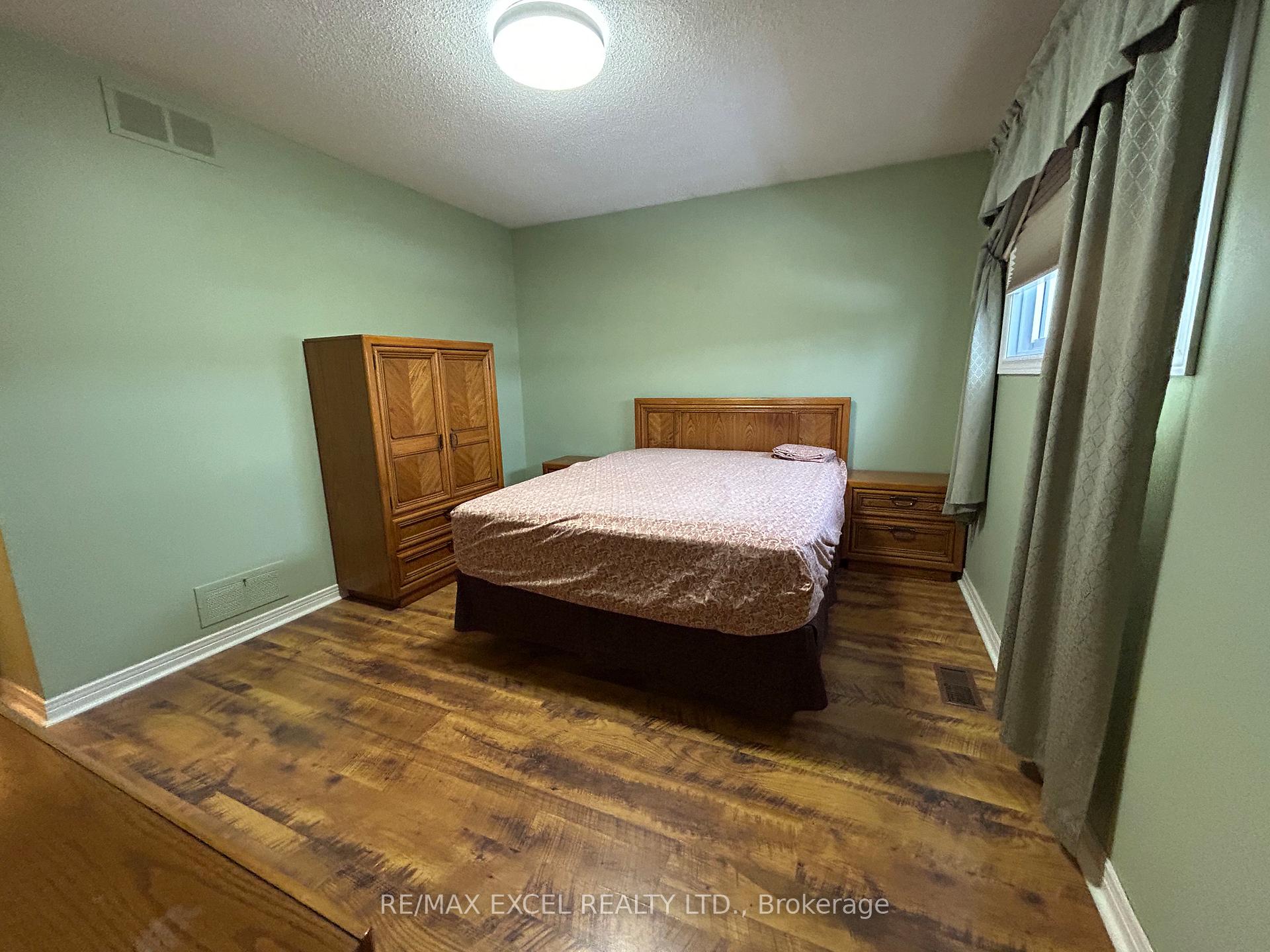 Photo 15 of 118 Stagemaster Crescent, Clarington, Courtice — HOMEH