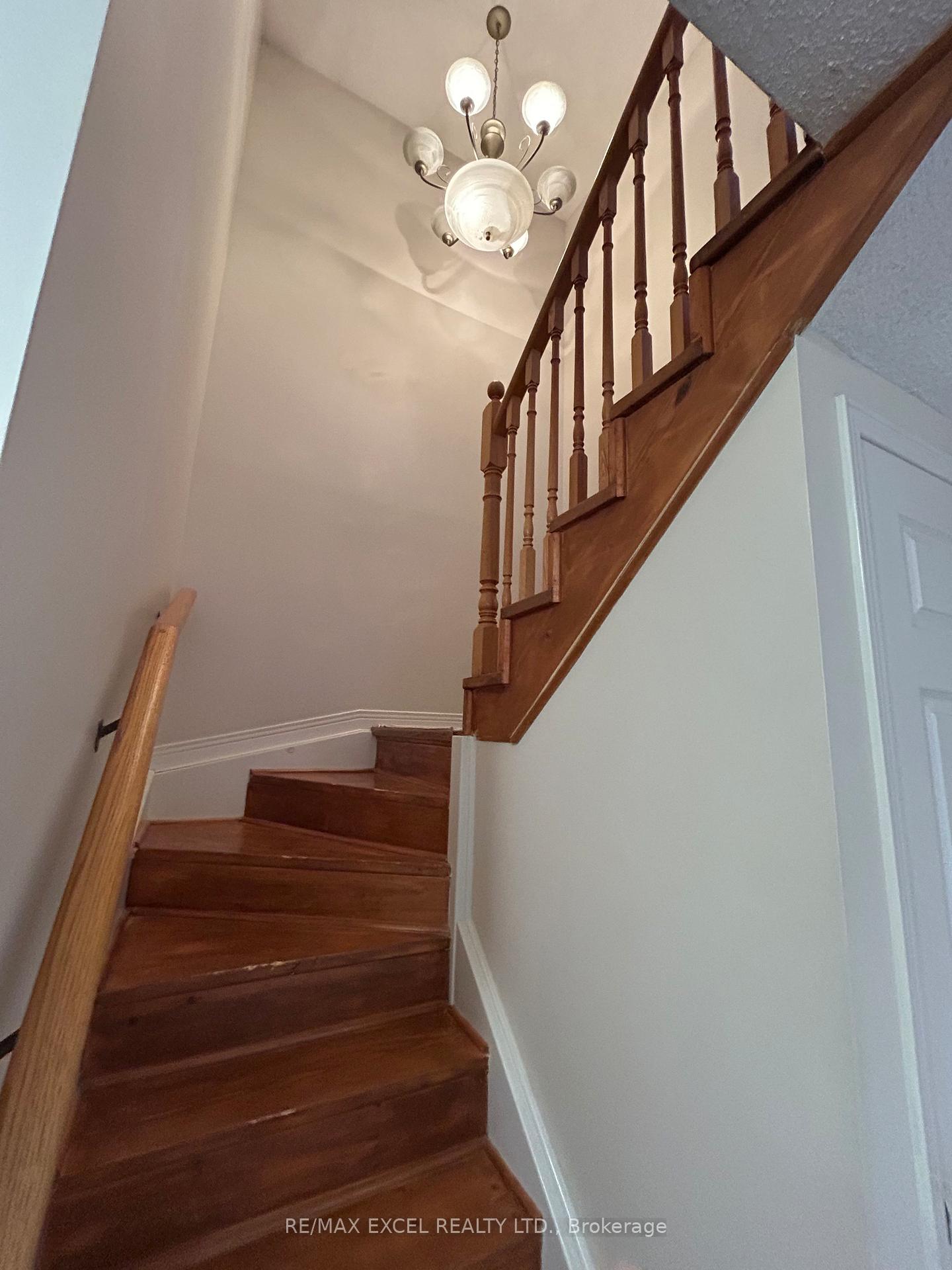 Photo 18 of 118 Stagemaster Crescent, Clarington, Courtice — HOMEH