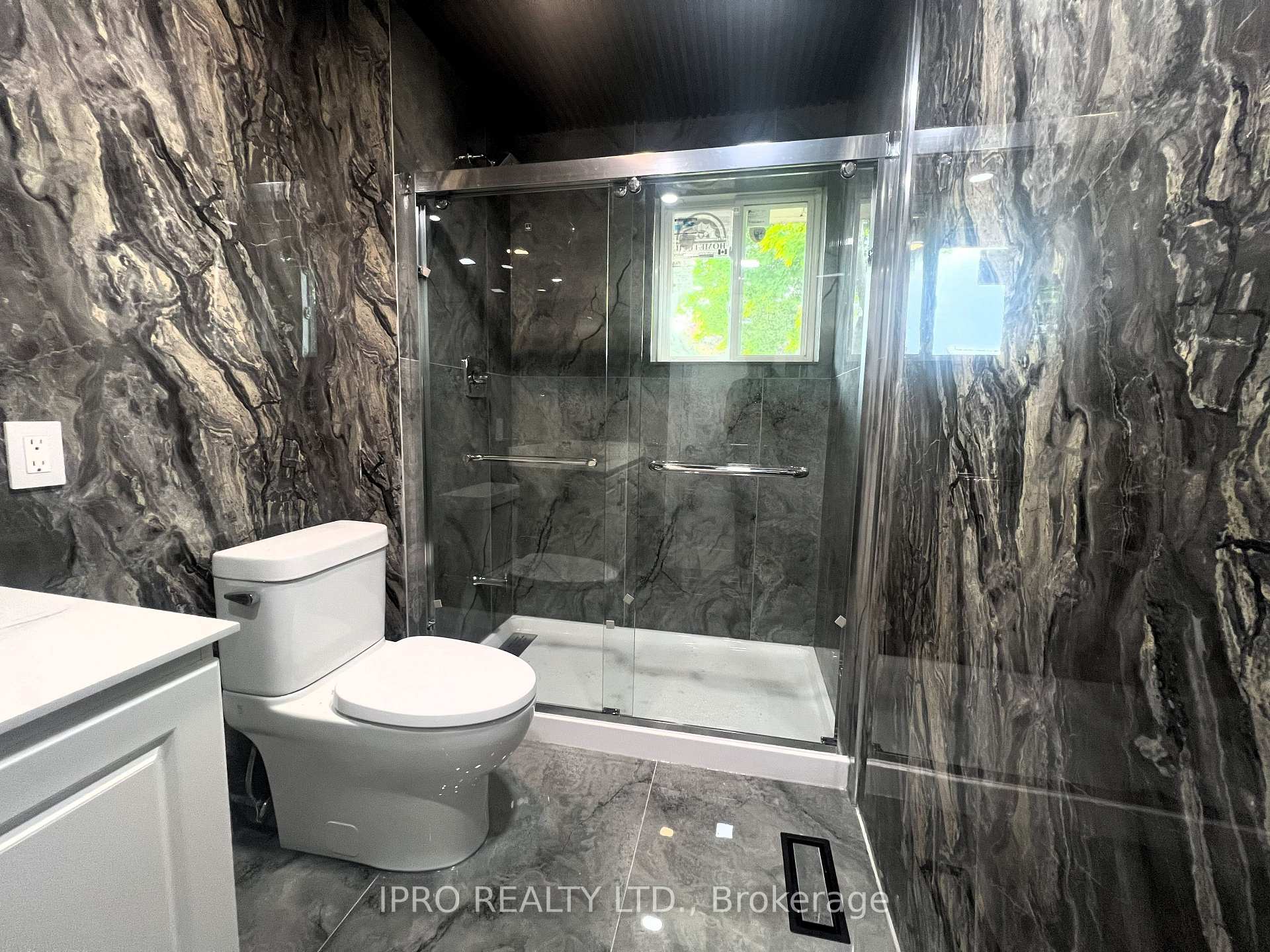 Photo 7 of 847 Reytan Boulevard, Pickering, Bay Ridges — HOMEH