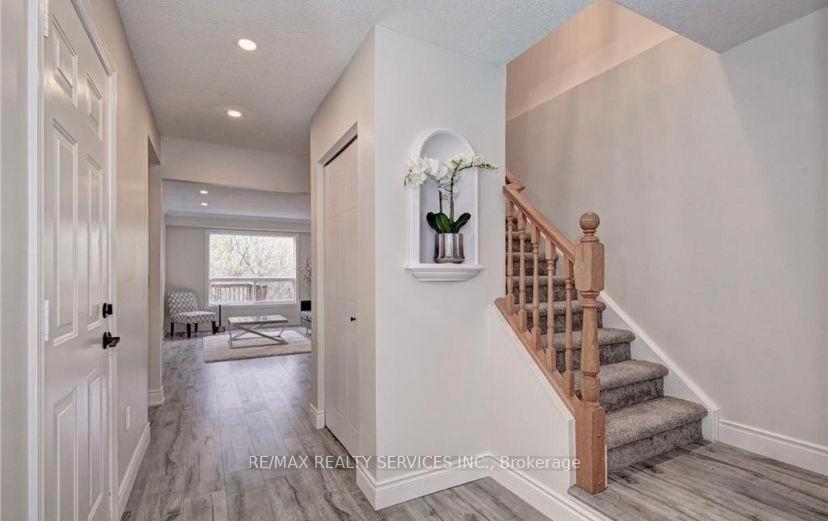 Photo 3 of 108 Sweeney Crescent, Cambridge — HOMEH