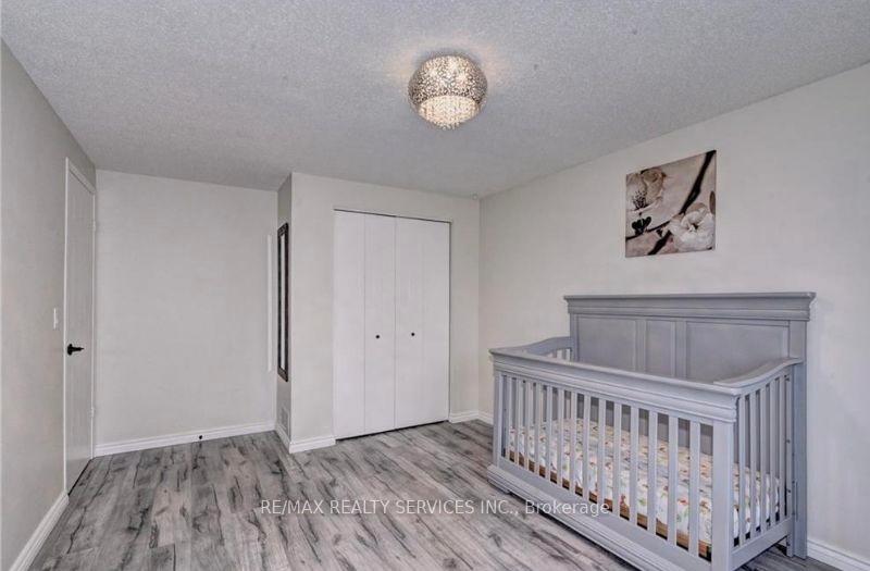 Photo 13 of 108 Sweeney Crescent, Cambridge — HOMEH