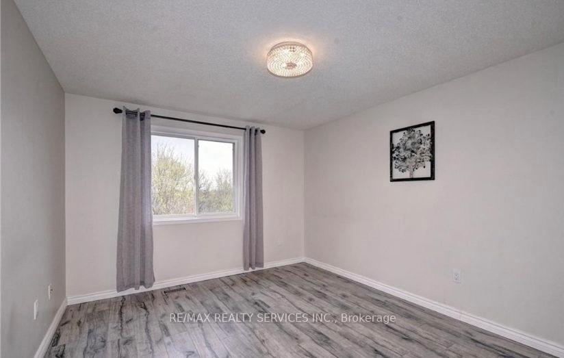 Photo 14 of 108 Sweeney Crescent, Cambridge — HOMEH