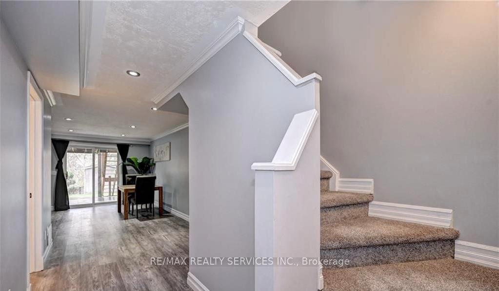 Photo 15 of 108 Sweeney Crescent, Cambridge — HOMEH