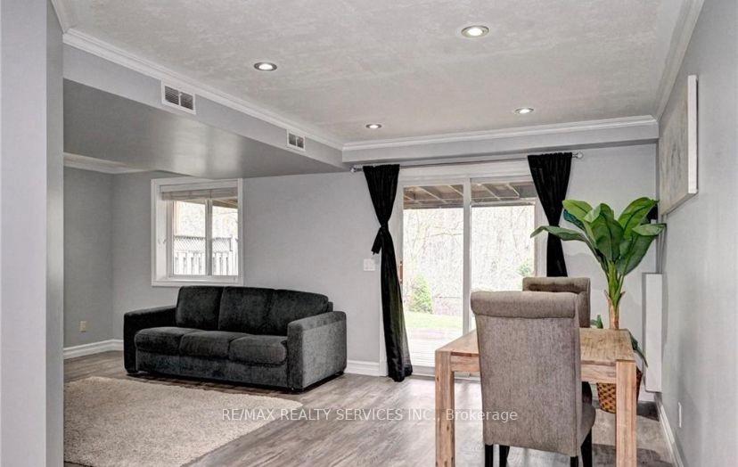 Photo 17 of 108 Sweeney Crescent, Cambridge — HOMEH