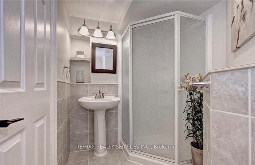 Photo 18 of 108 Sweeney Crescent, Cambridge — HOMEH