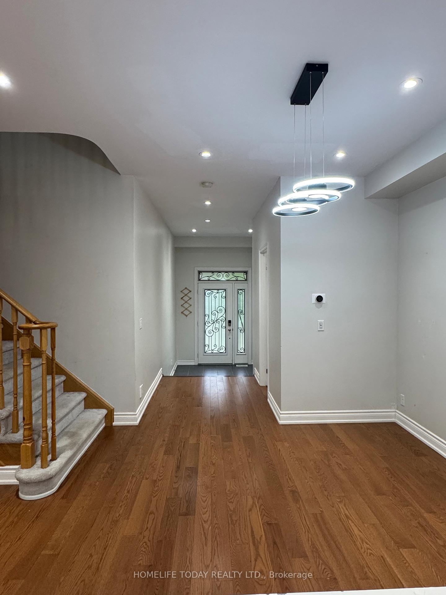 Photo 4 of 117 Blackwell Crescent, Oshawa, Windfields — HOMEH