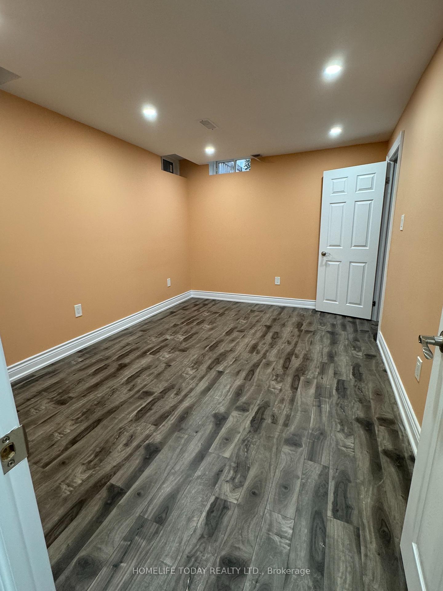 Photo 18 of 117 Blackwell Crescent, Oshawa, Windfields — HOMEH