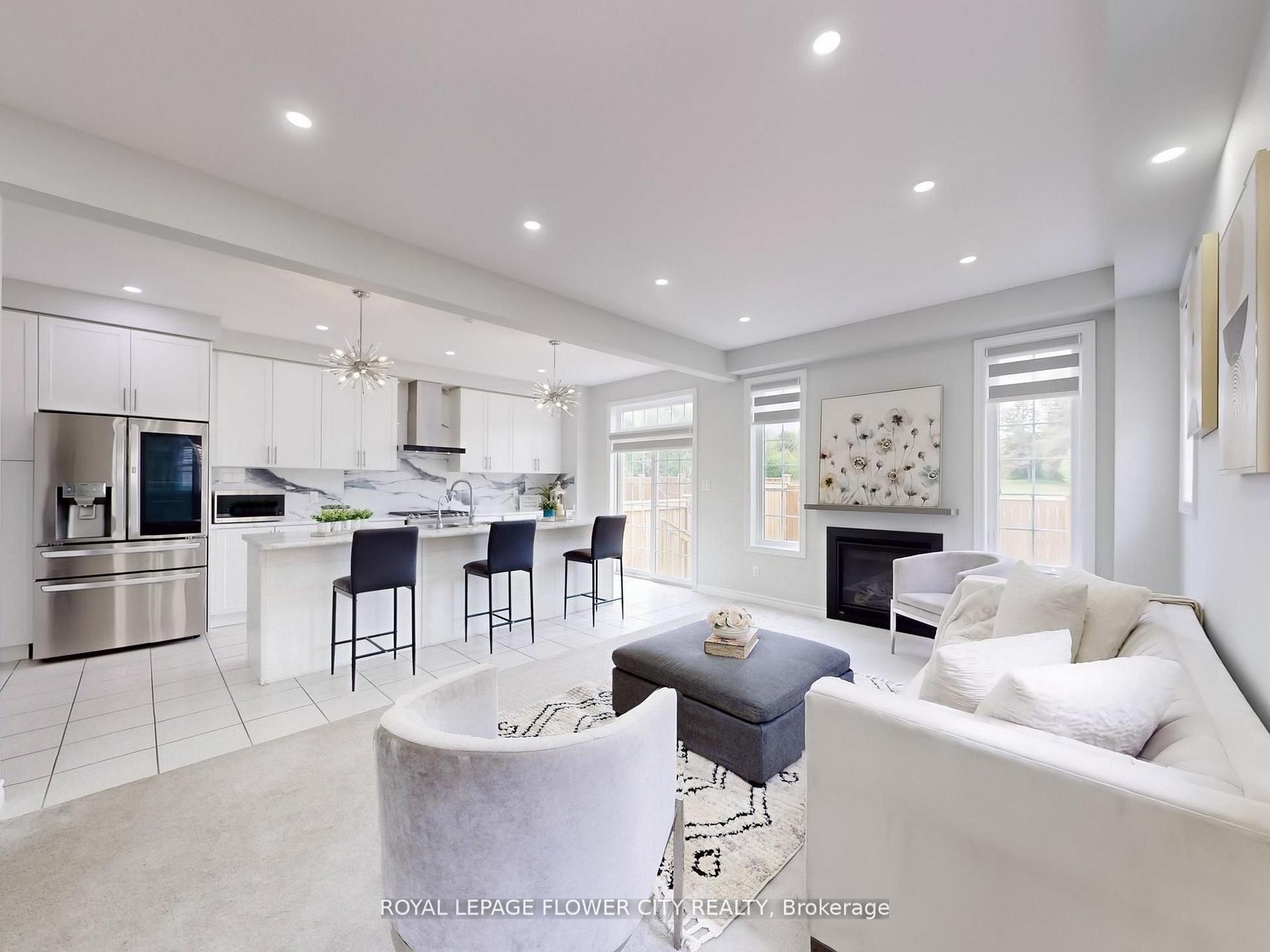 Photo 5 of Unit 11, 22 Gleason Crescent, Kitchener — HOMEH