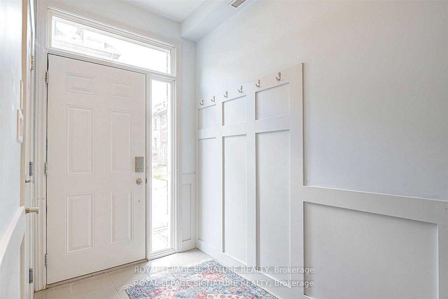 Photo 2 of Unit Upper, 16 Whitehaven Lane, Kitchener — HOMEH