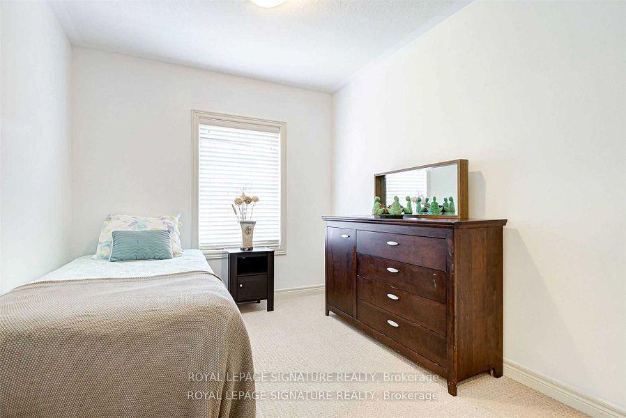 Photo 15 of Unit Upper, 16 Whitehaven Lane, Kitchener — HOMEH