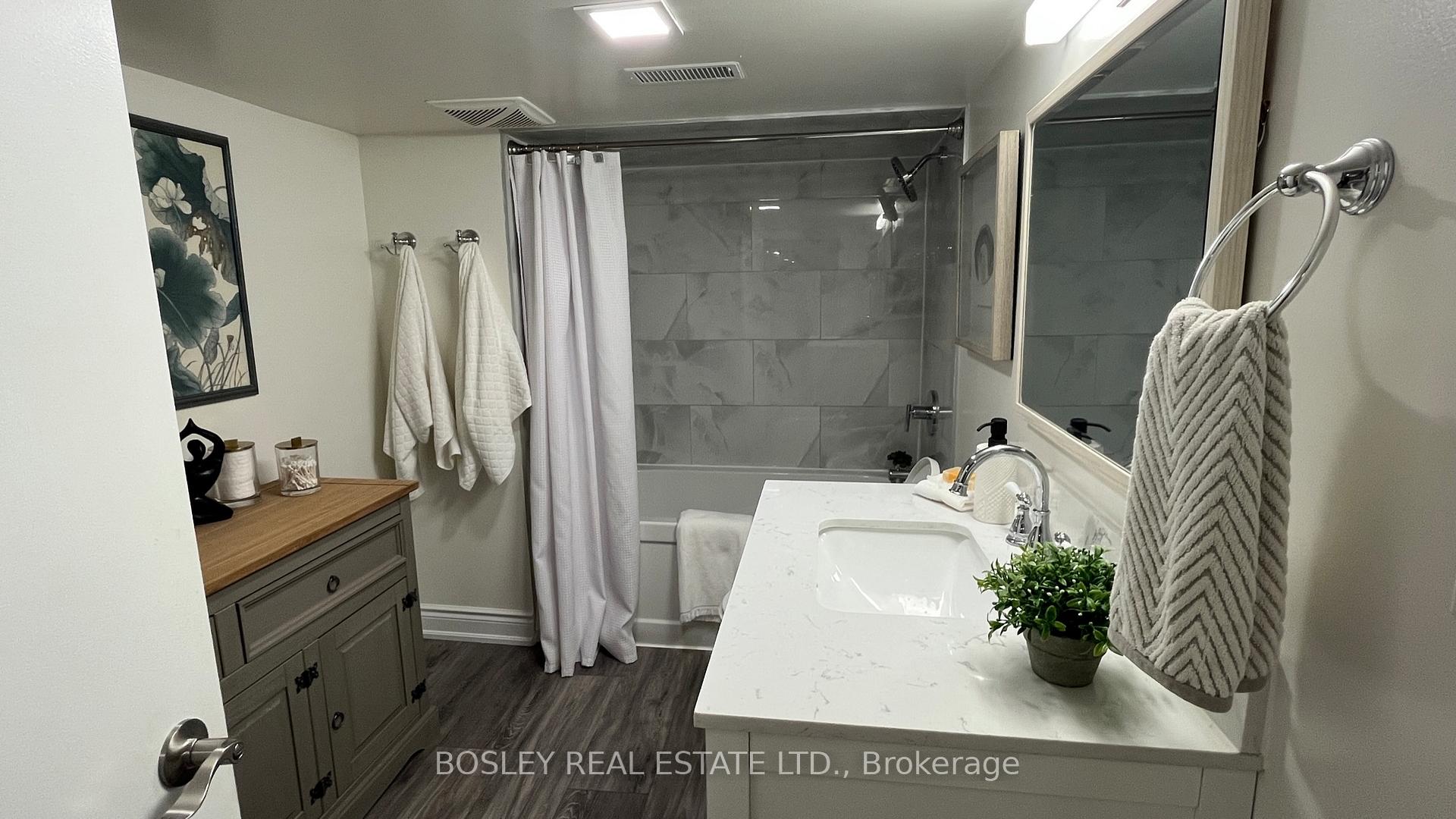 Photo 11 of 6 Oak Park Avenue, Toronto, East End-Danforth — HOMEH