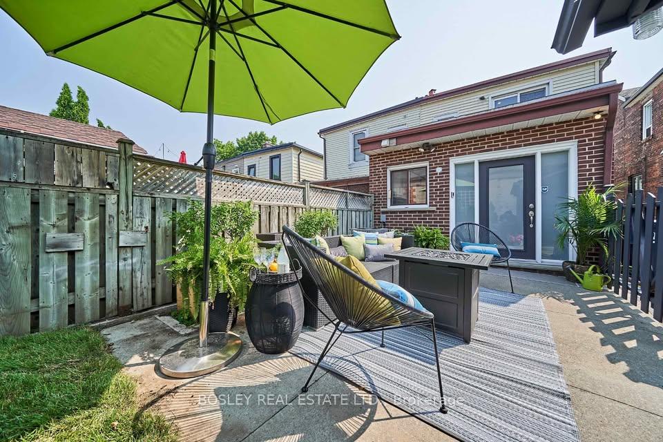 Photo 10 of 6 Oak Park Avenue, Toronto, East End-Danforth — HOMEH
