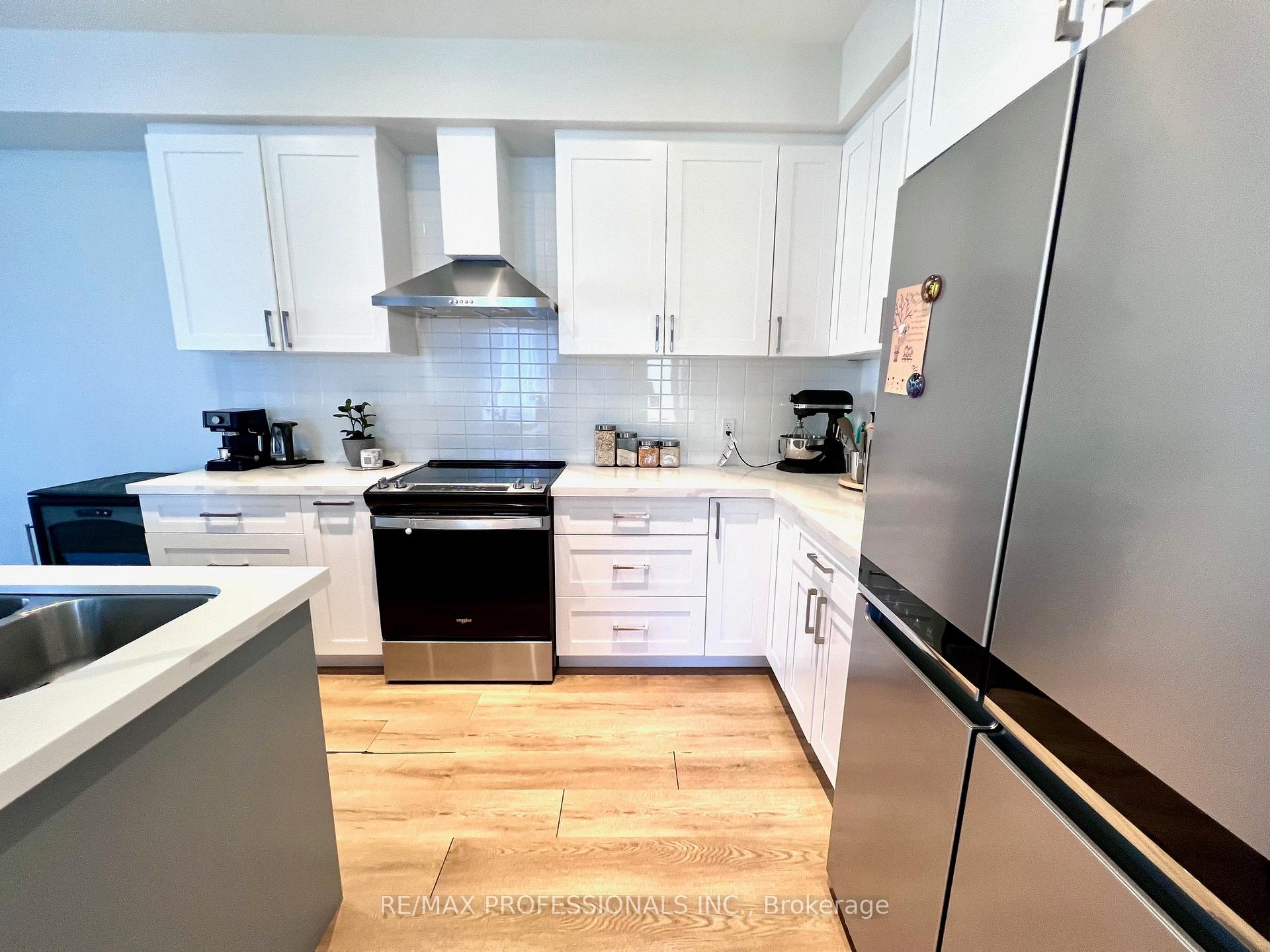 Photo 6 of 111 Haggert Avenue N, Brampton, Downtown Brampton — HOMEH