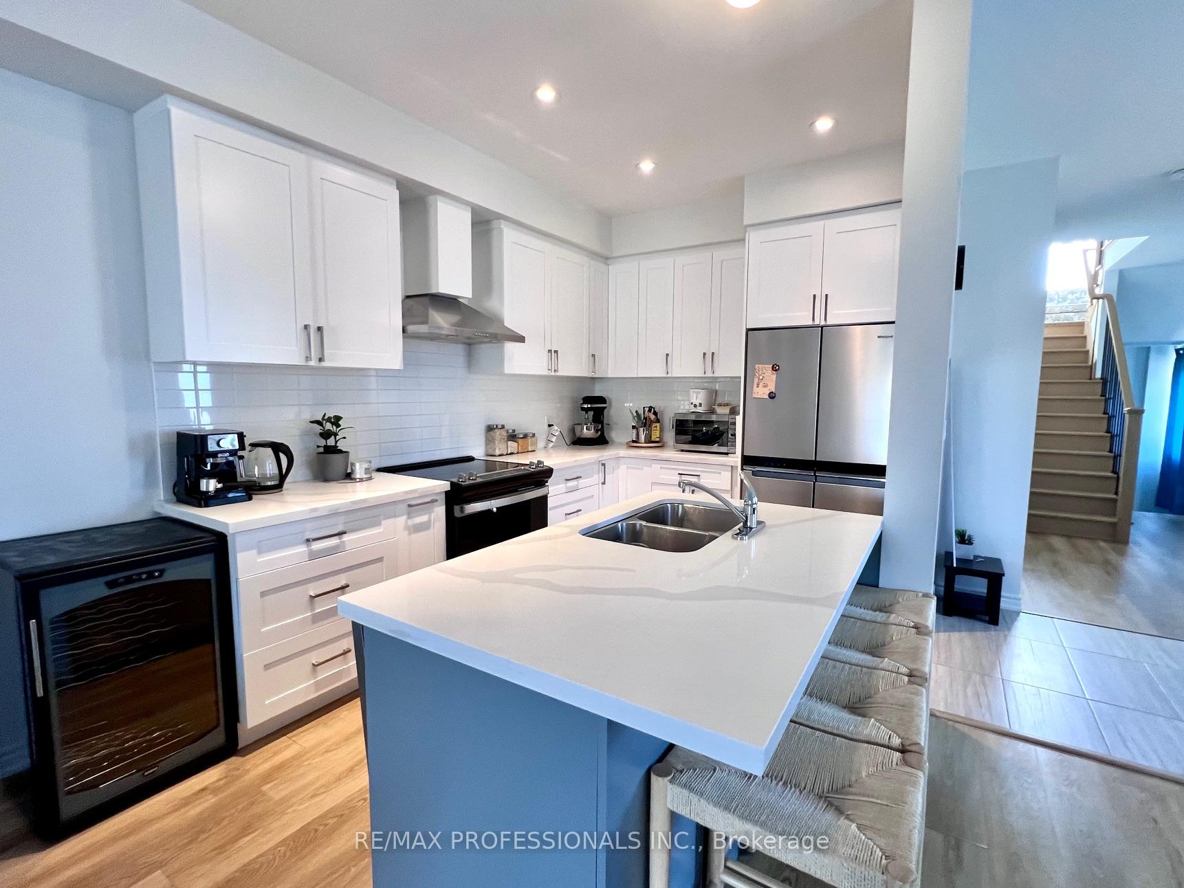 Photo 8 of 111 Haggert Avenue N, Brampton, Downtown Brampton — HOMEH