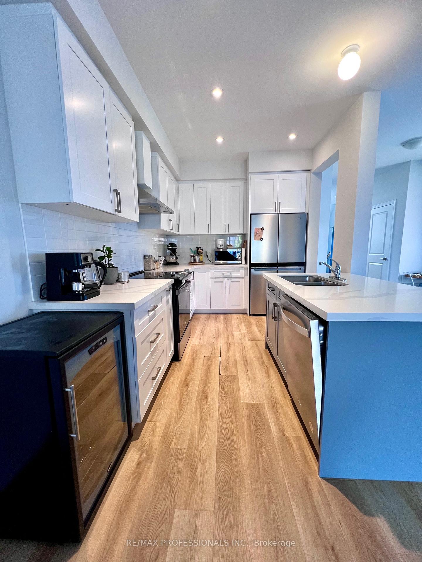 Photo 7 of 111 Haggert Avenue N, Brampton, Downtown Brampton — HOMEH